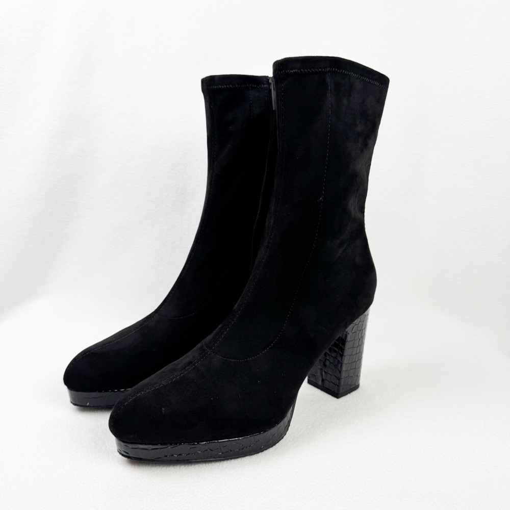 Donald Pliner Booties